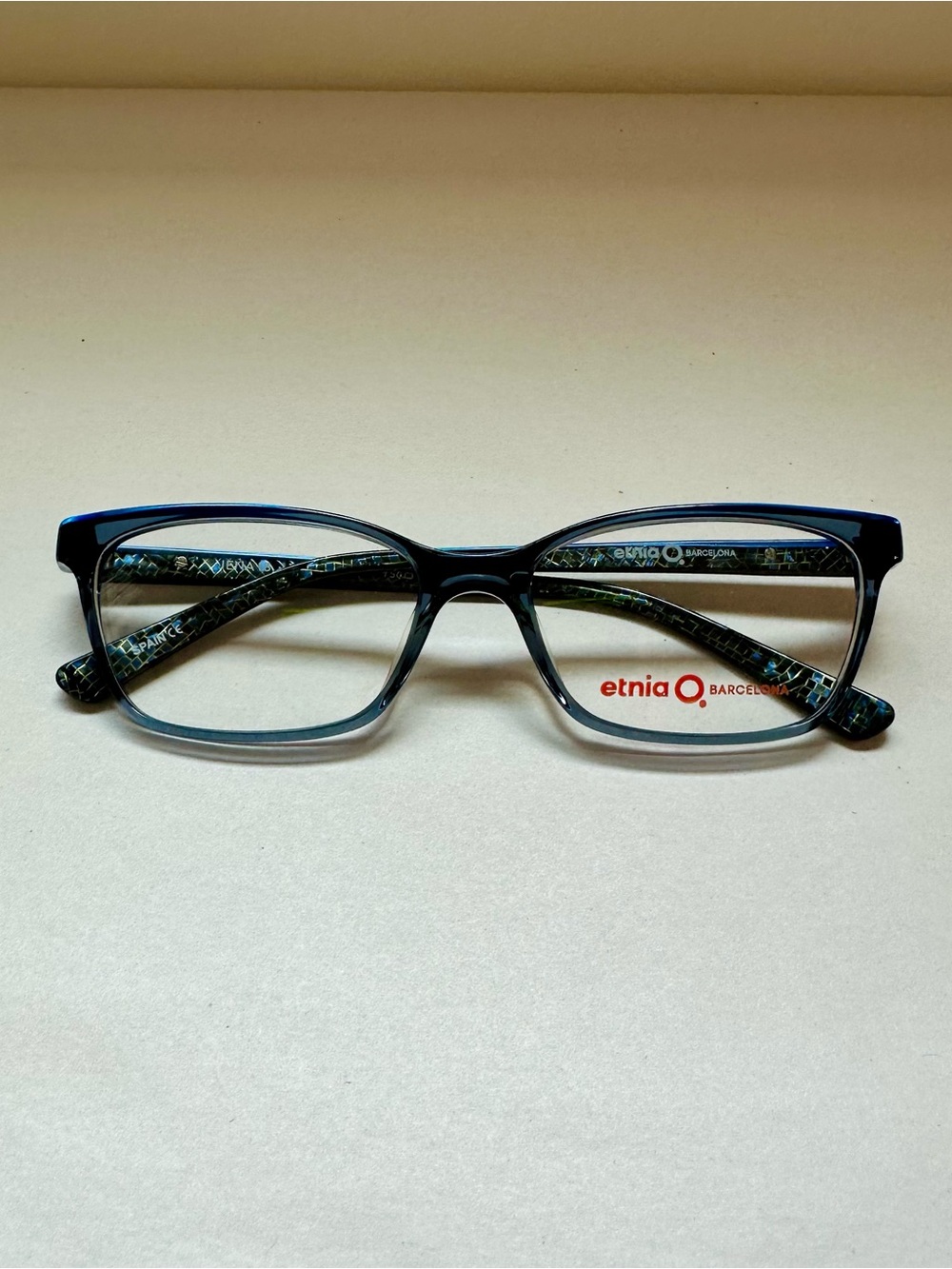 New-Authentic-ETNIA
BARCELONA JENA 18-Gray Crystal / Blue